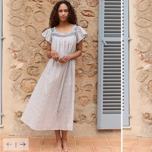 Elegant Floral Maxi Dress in White and Blue - Picture 1 of 9